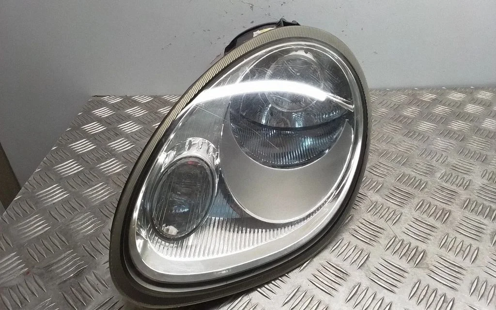 Headlight/headlamp – front left