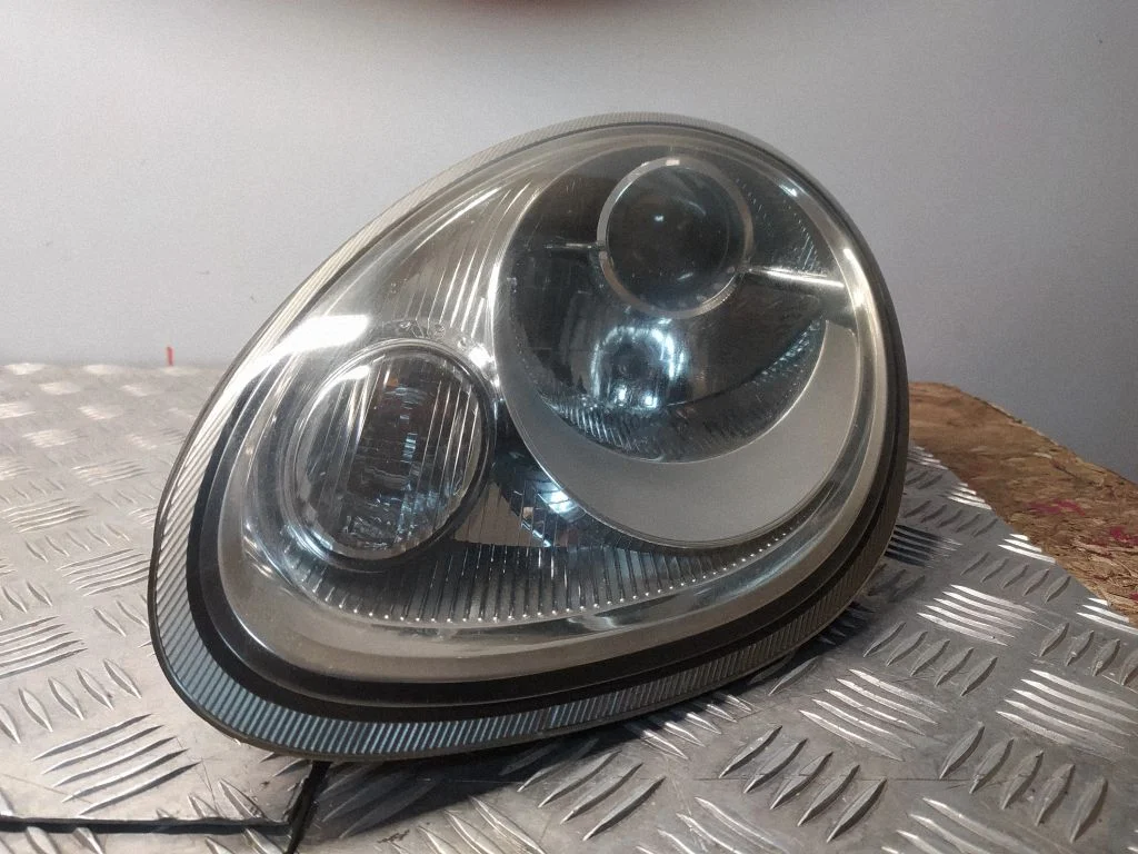 Headlight/headlamp – front left