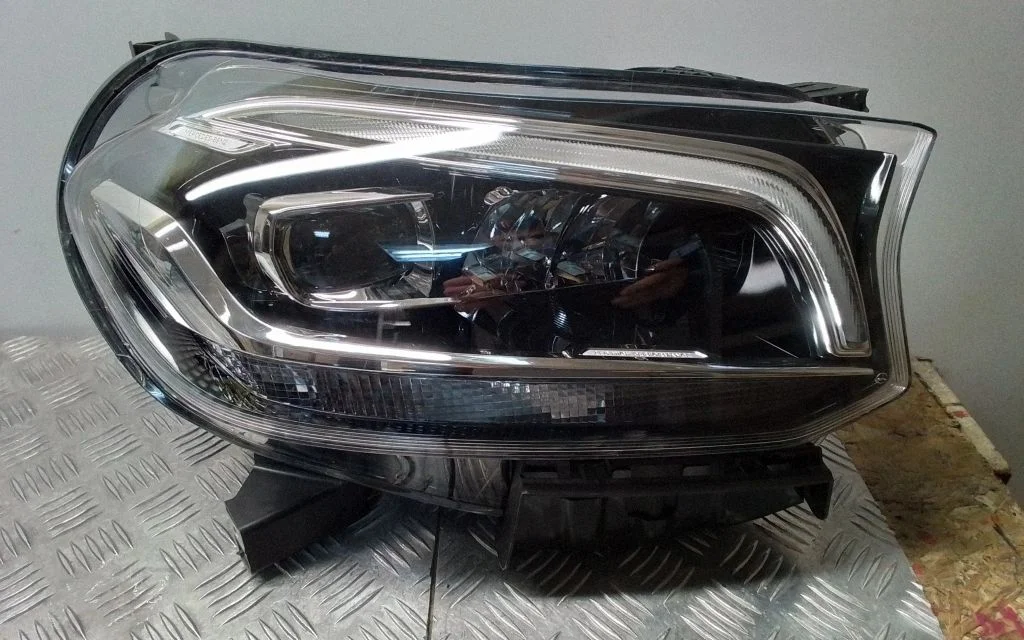 Headlight/headlamp – Mercedes-Benz X-class W470 (2017-2020)