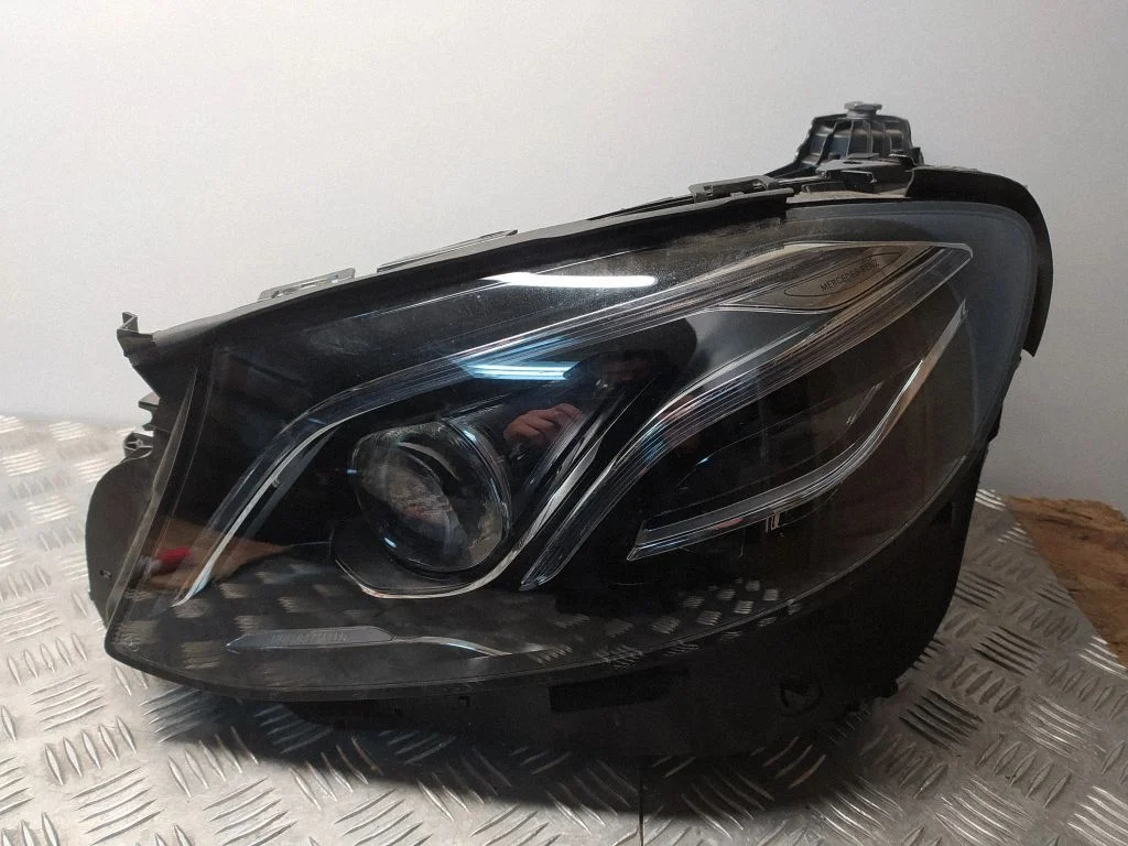 Priekšējais lukturis A2139067506