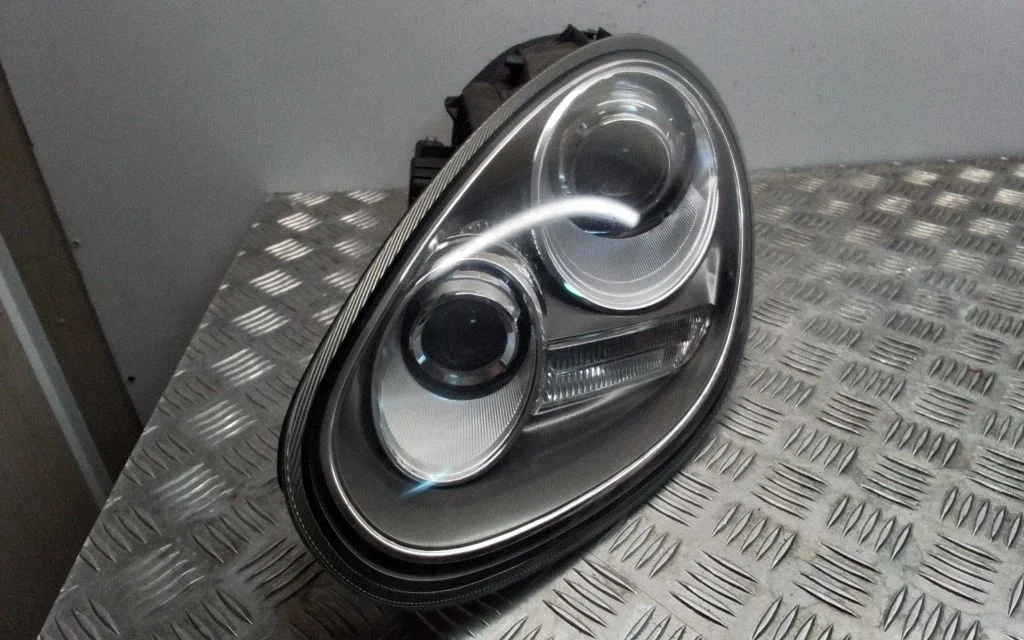 Headlight/headlamp – front left