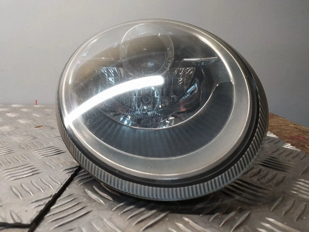 Reflektor – prawy przód