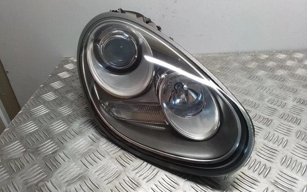 Headlight/headlamp – front right