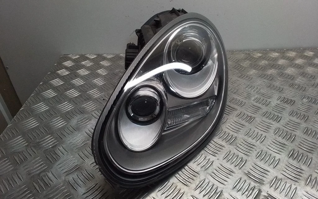 Headlight/headlamp – front left