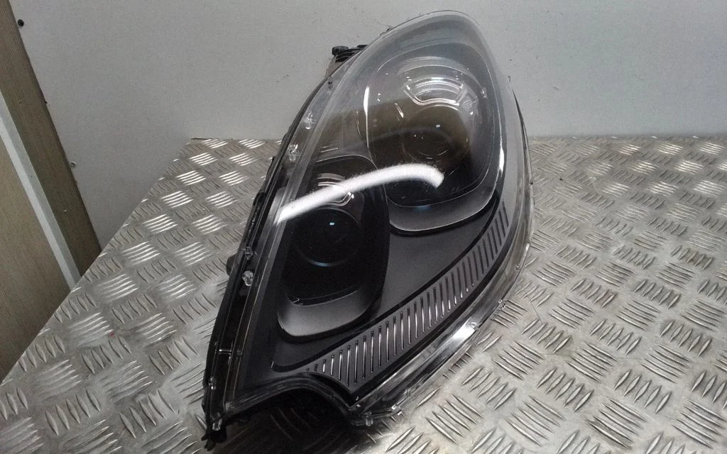 Headlight/headlamp 95B941031CM