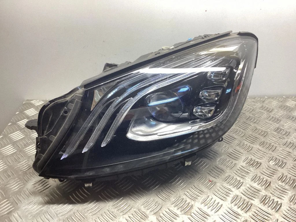 Reflektor A2229061905