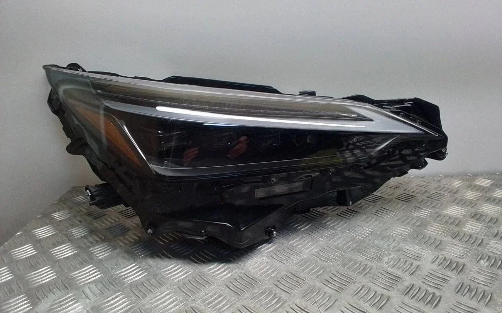 Headlight/headlamp – front right