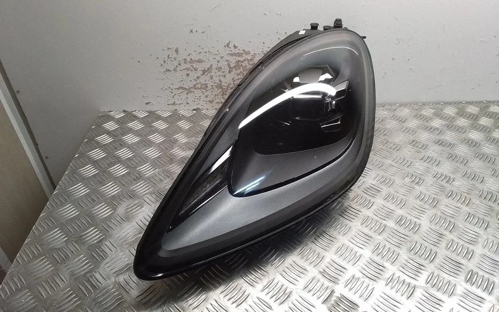Headlight/headlamp 9Y0941033AB