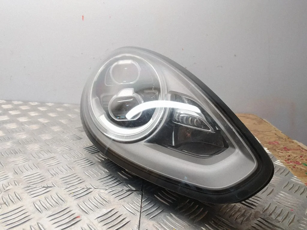 Headlight/headlamp 18357802