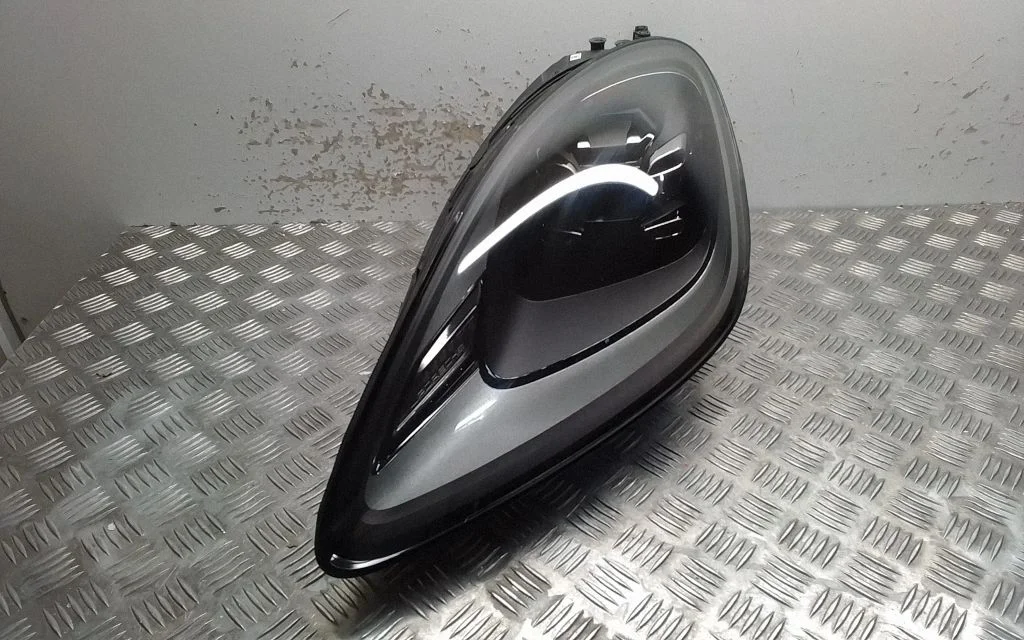 Headlight/headlamp 9Y0941033AB