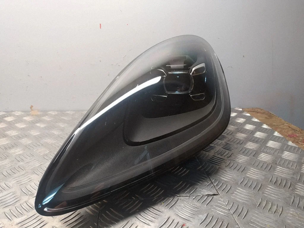Headlight/headlamp 9Y0941031R