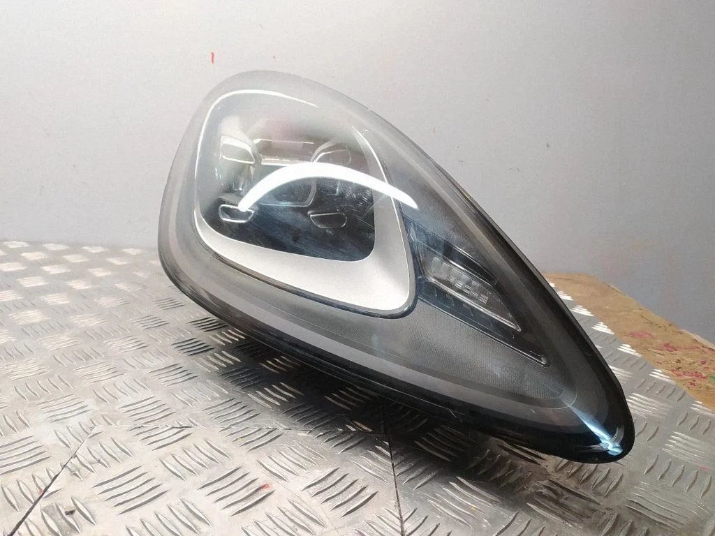 Headlight/headlamp 9Y0941034AA