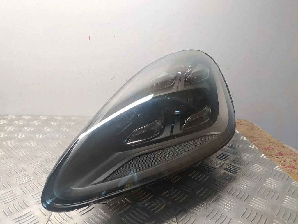 Headlight/headlamp 9Y0941035F