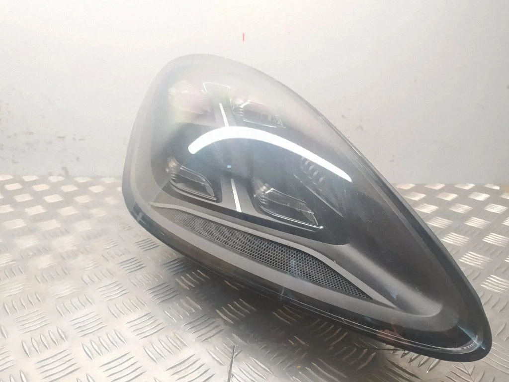 Headlight/headlamp 9Y0941036L