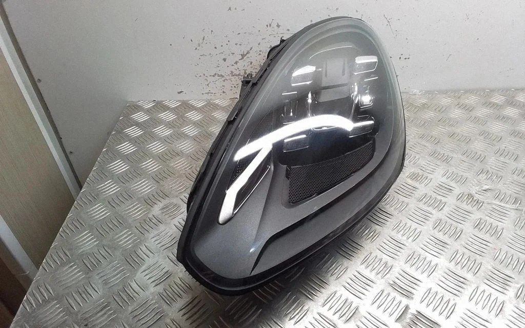 Headlight/headlamp 7P5941773H