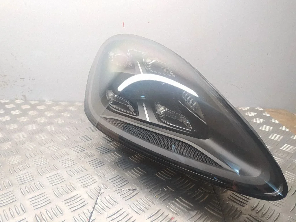 Headlight/headlamp 9Y0941036L