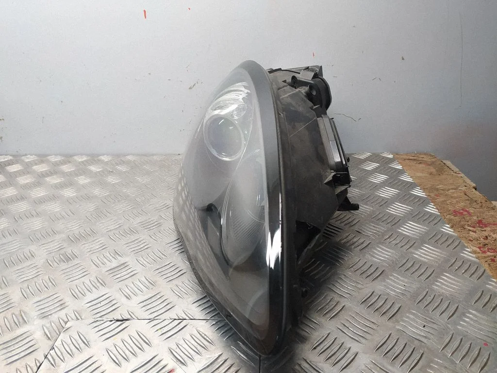 Headlight/headlamp – front right