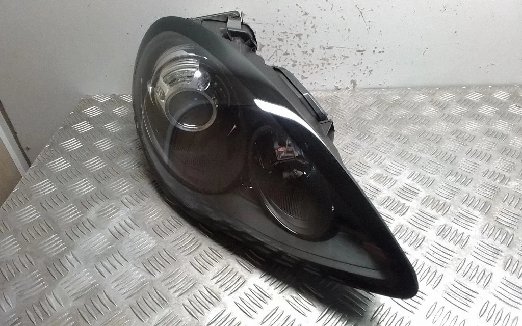 Headlight/headlamp – front right