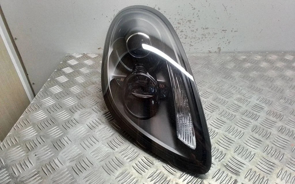 Headlight/headlamp 98163116203 – Porsche Cayman 981 (2012-2016)