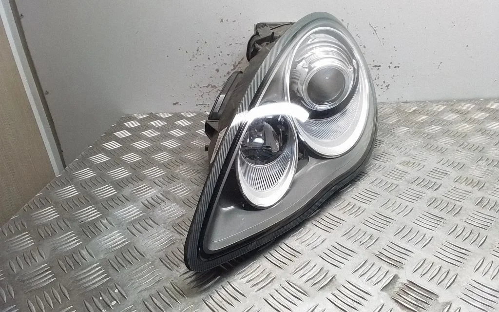 Headlight/headlamp 97063105705