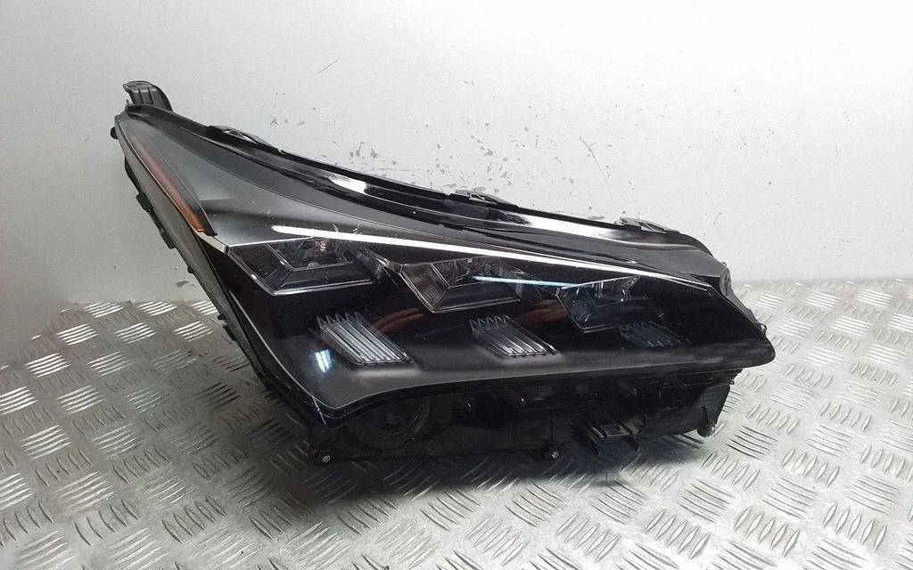 Headlight/headlamp – front right