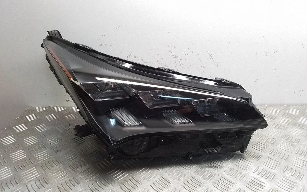 Headlight/headlamp – front right