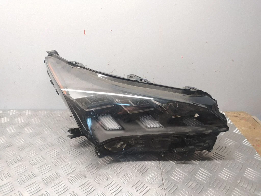 Headlight/headlamp – front right