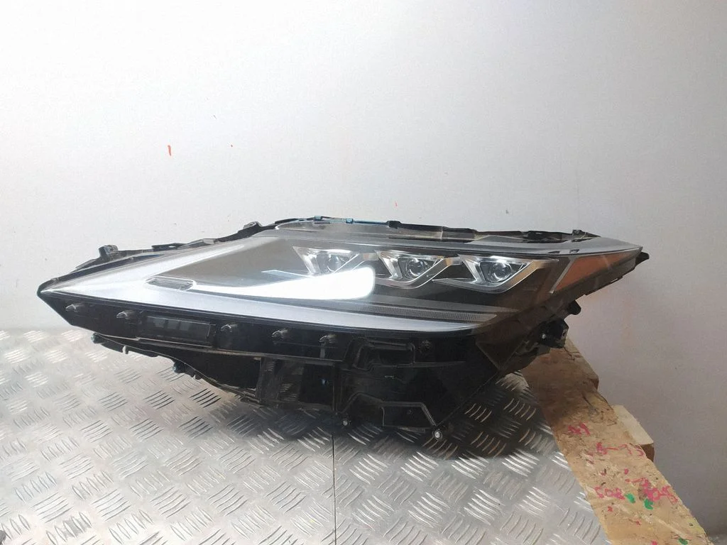 Headlight/headlamp – front left