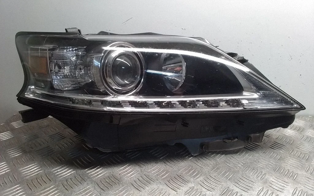 Headlight/headlamp – front right