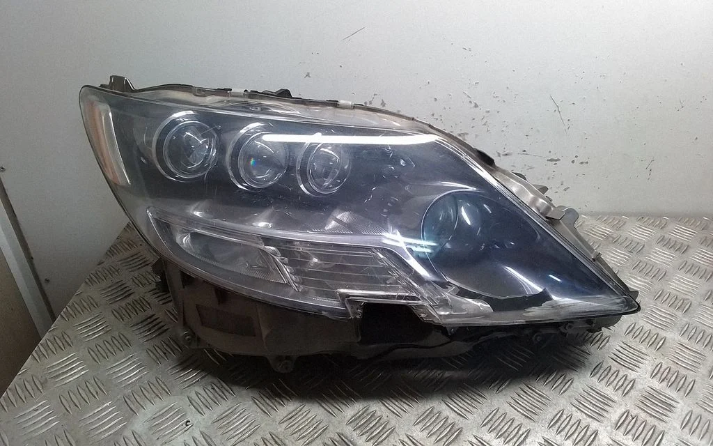 Headlight/headlamp – Lexus LS UCF30 (2001-2007)