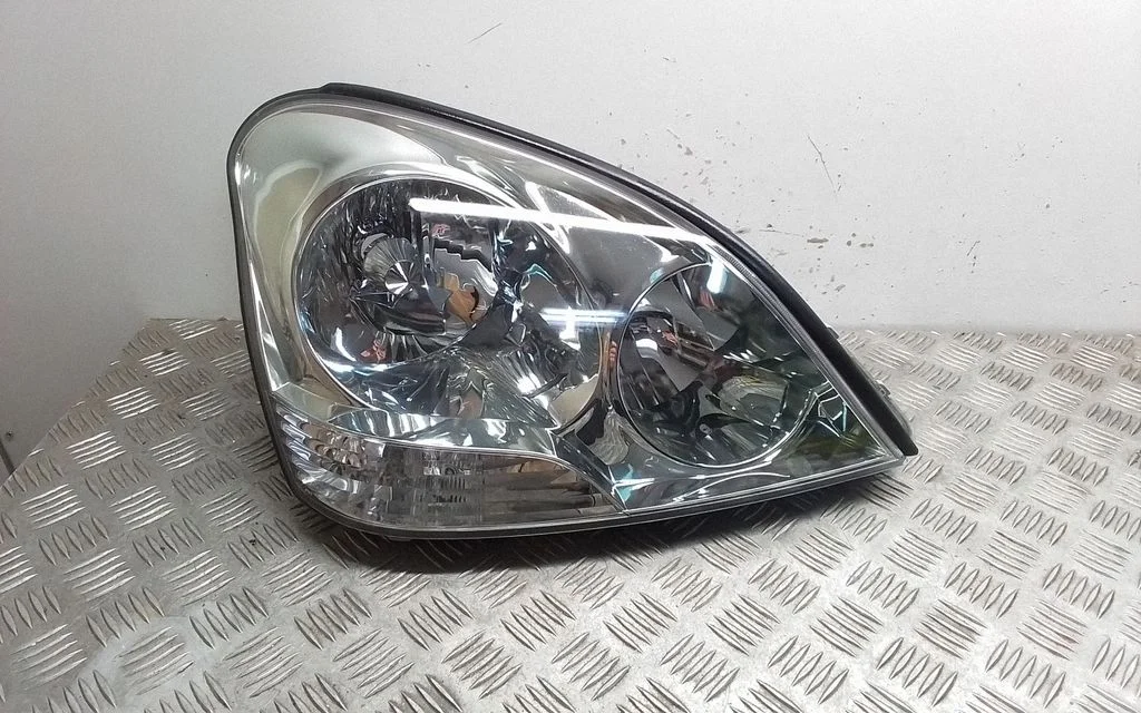 Headlight/headlamp – Lexus LS UCF30 (2001-2007)