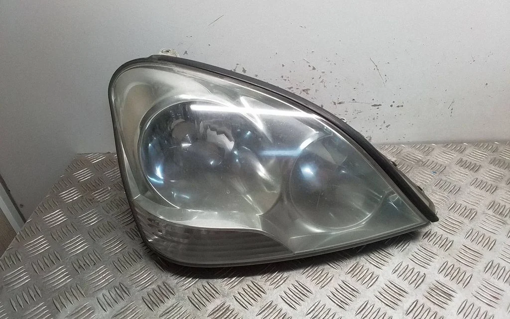 Headlight/headlamp – Lexus LS UCF30 (2001-2007)