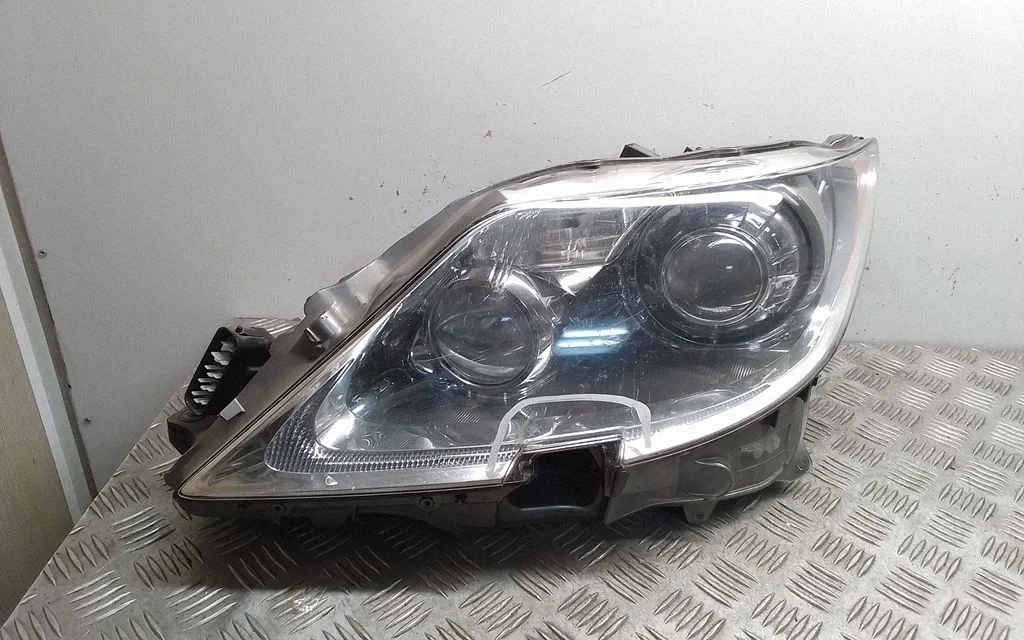 Headlight/headlamp – Lexus LS UCF30 (2001-2007)