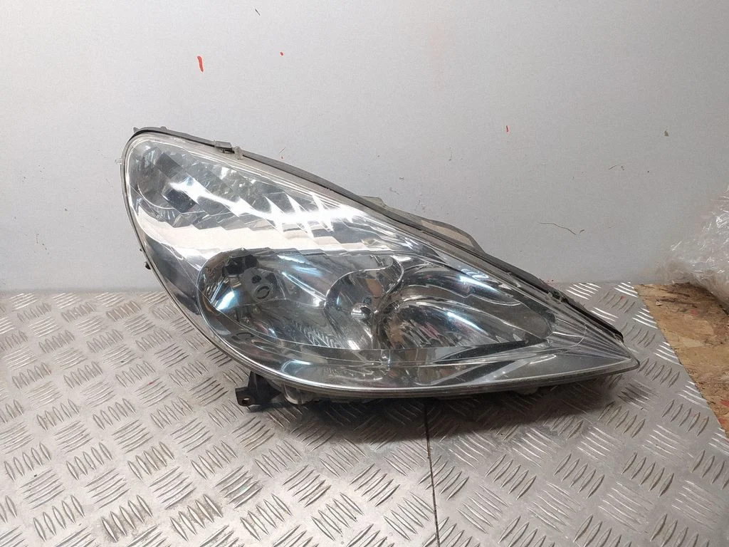 Headlight/headlamp 89010121