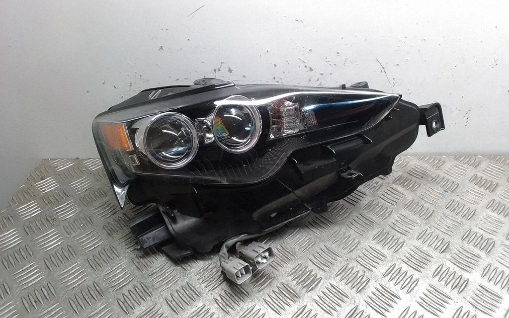 Headlight/headlamp – front right