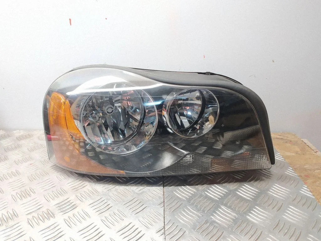Headlight/headlamp – front right