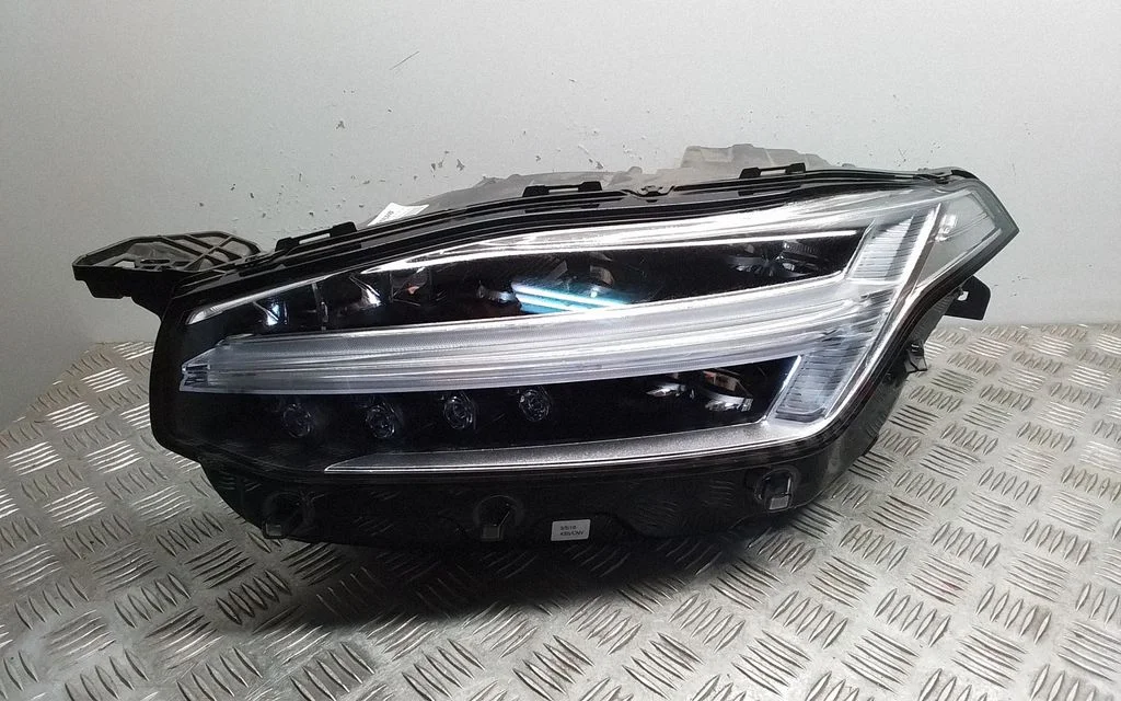 Headlight/headlamp 31353153