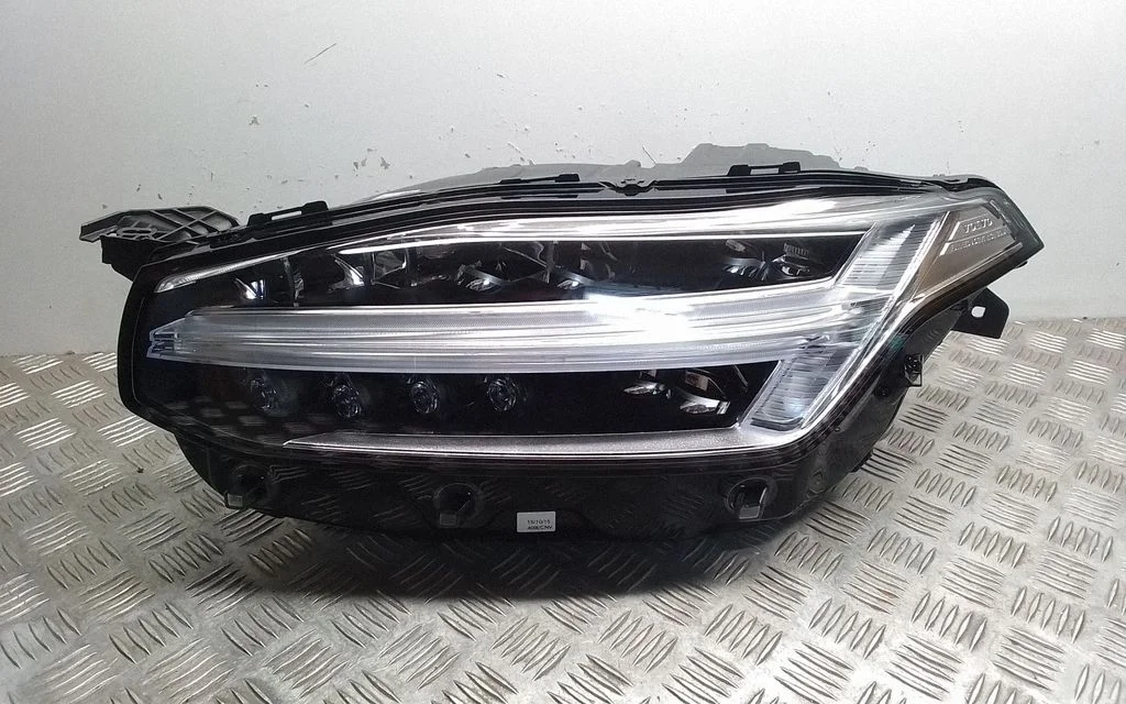 Headlight/headlamp 31353153