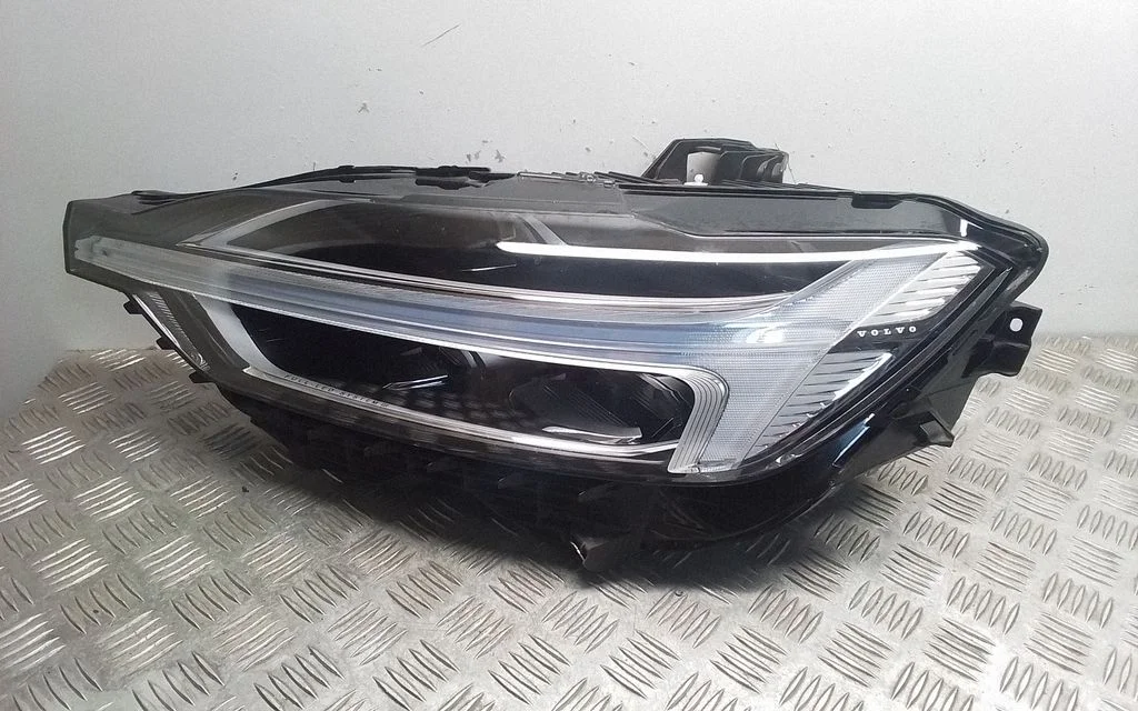 Headlight/headlamp 31108596
