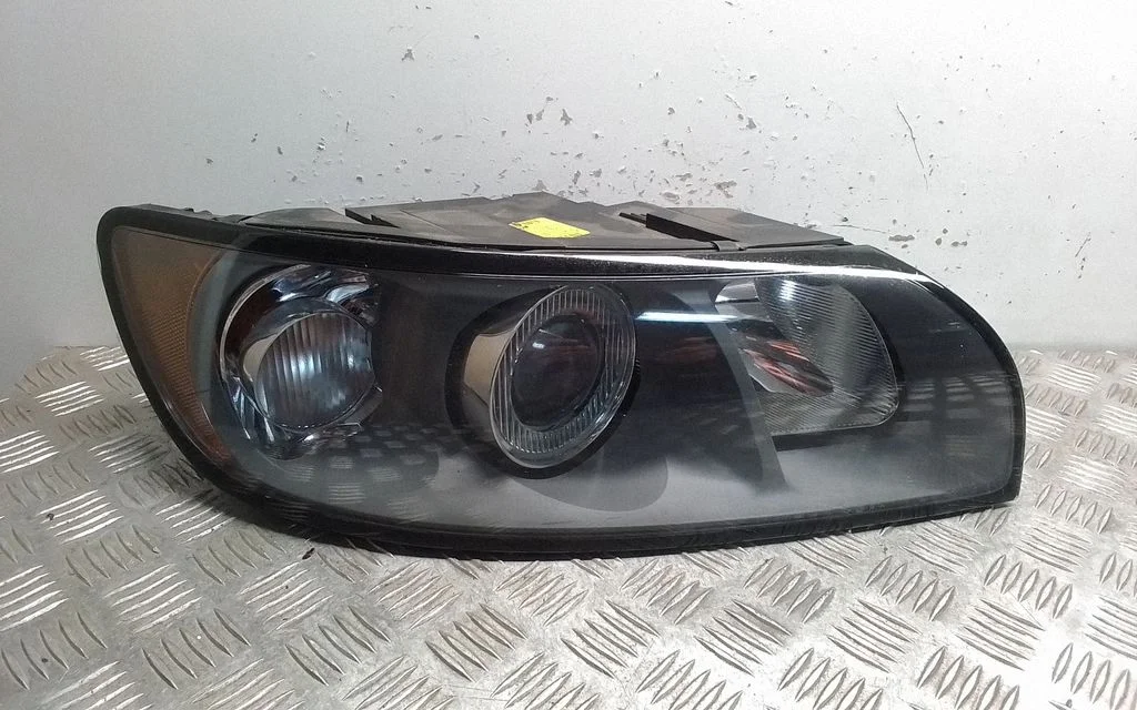 Headlight/headlamp – Volvo S40 (2004-2007)