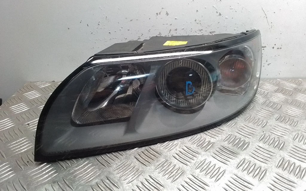 Headlight/headlamp – Volvo S40 (2004-2007)
