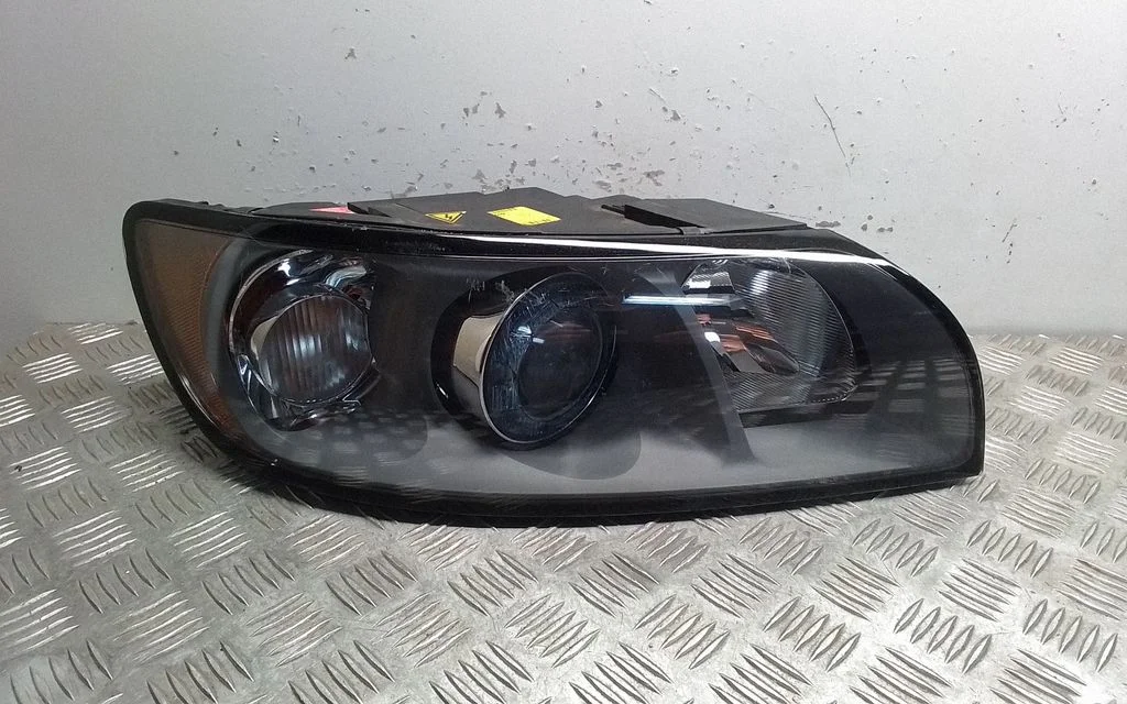 Headlight/headlamp – Volvo S40 (2004-2007)