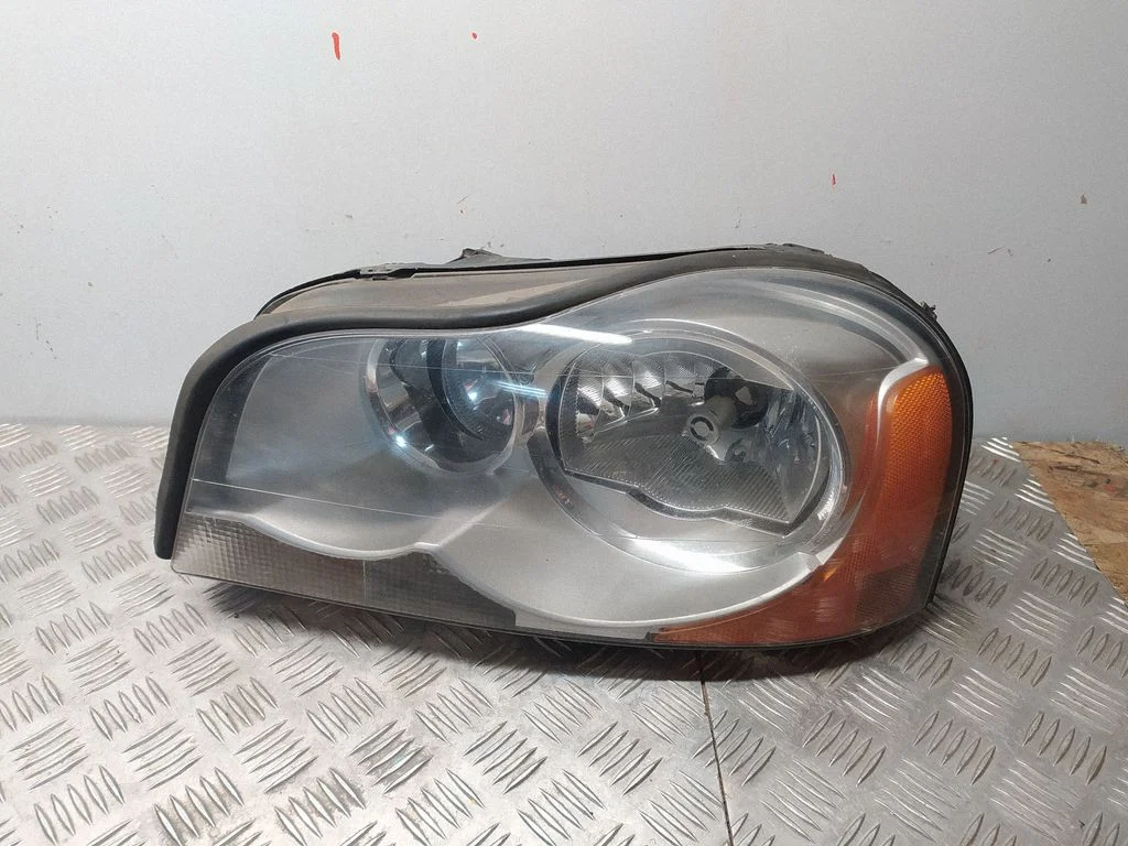 Headlight/headlamp – Volvo XC90 (2003-2006)