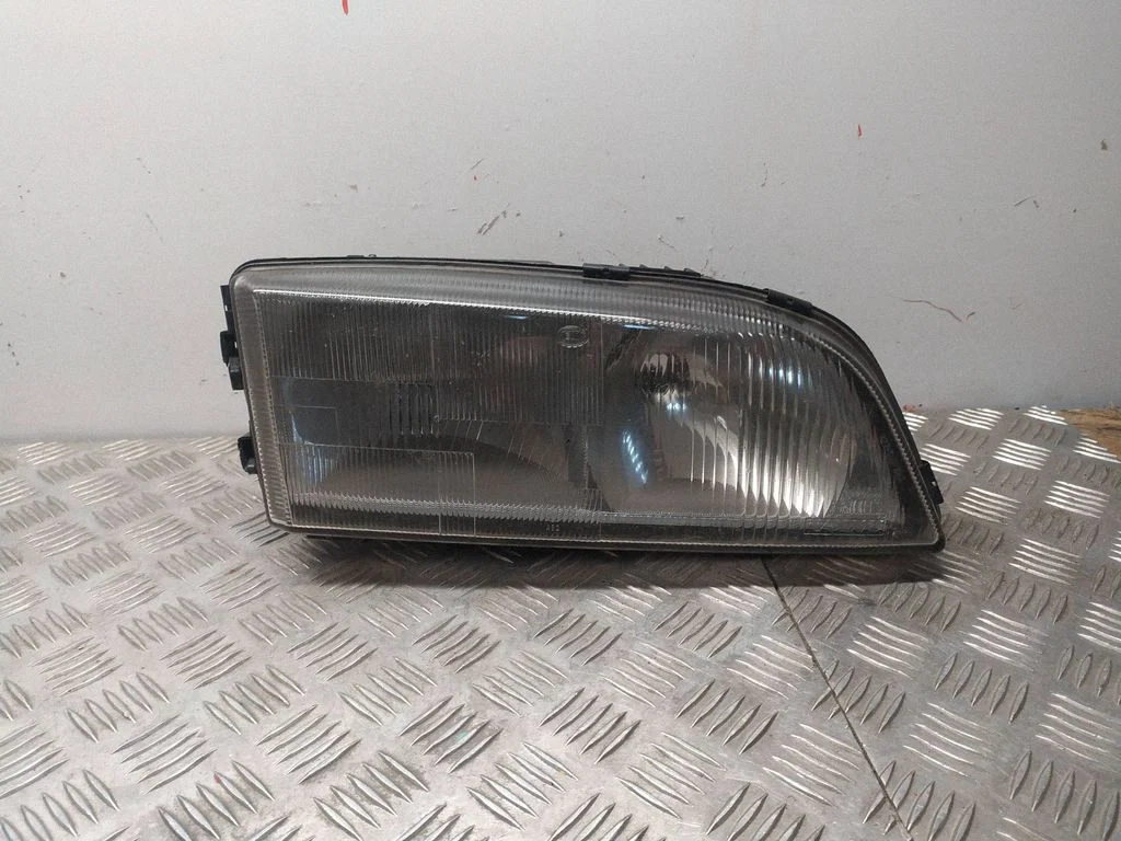 Headlight/headlamp – Volvo S70 V70 V70 XC (1997-2000)