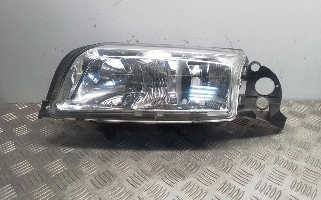 Headlight/headlamp 8678546