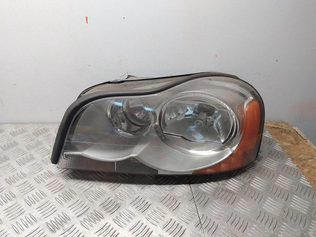 Headlight/headlamp – Volvo XC90 (2003-2006)