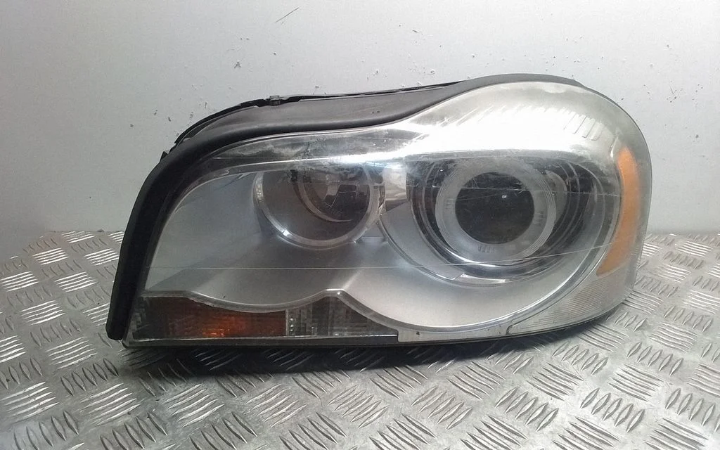 Headlight/headlamp – Volvo XC90 (2007-2014)