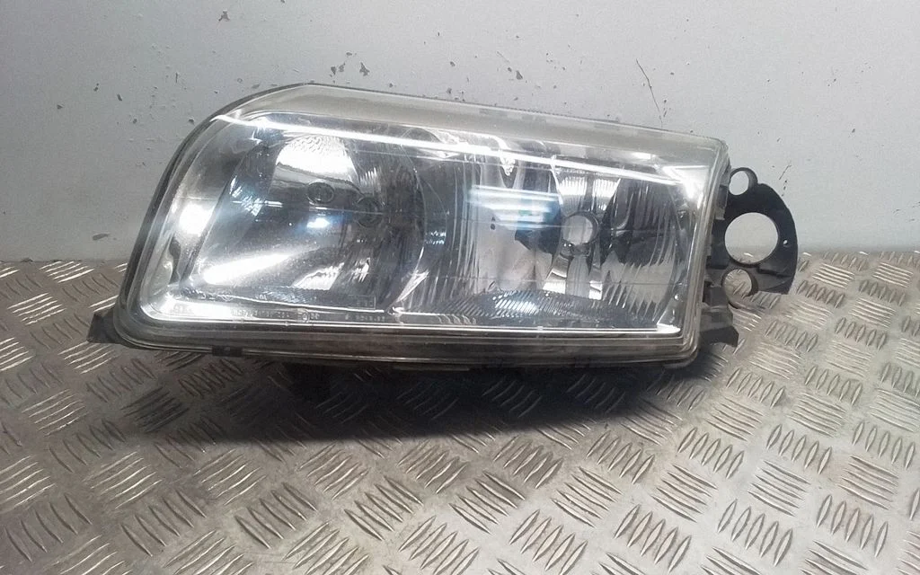 Headlight/headlamp 89004438