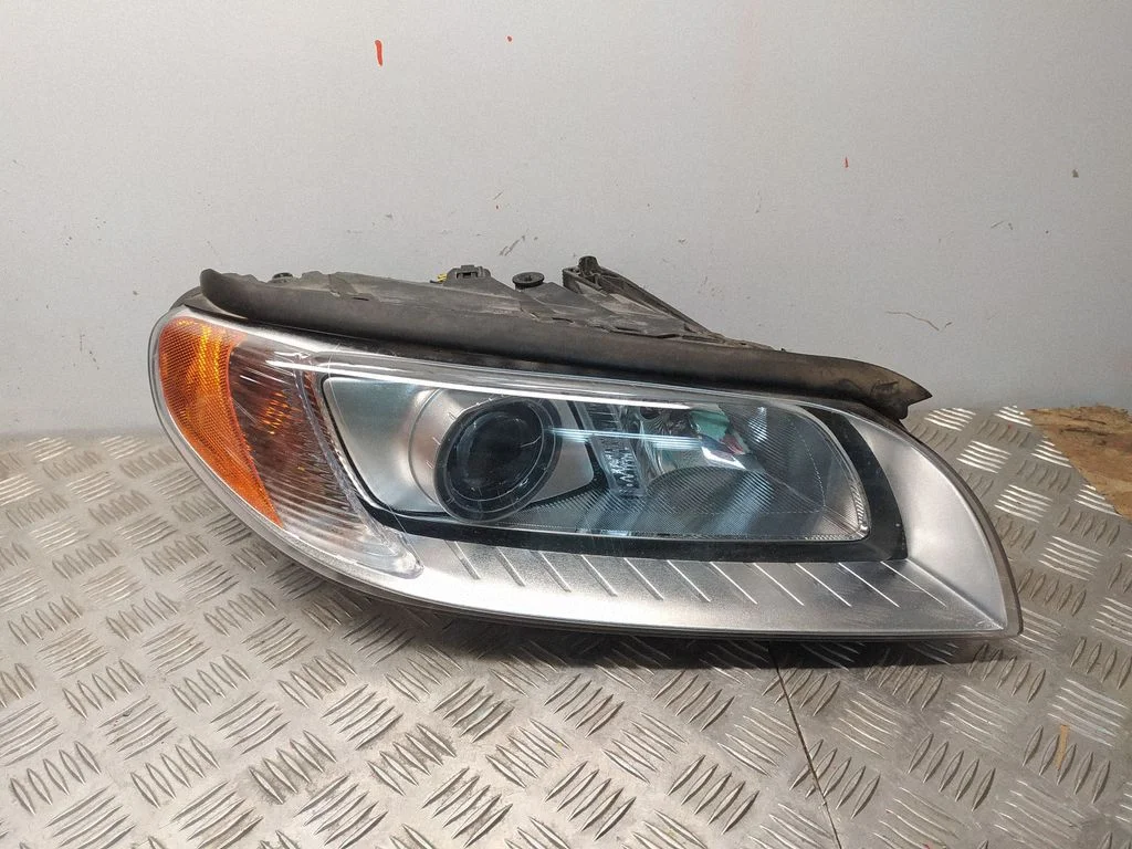 Headlight/headlamp – Volvo S80 (2014-2016)