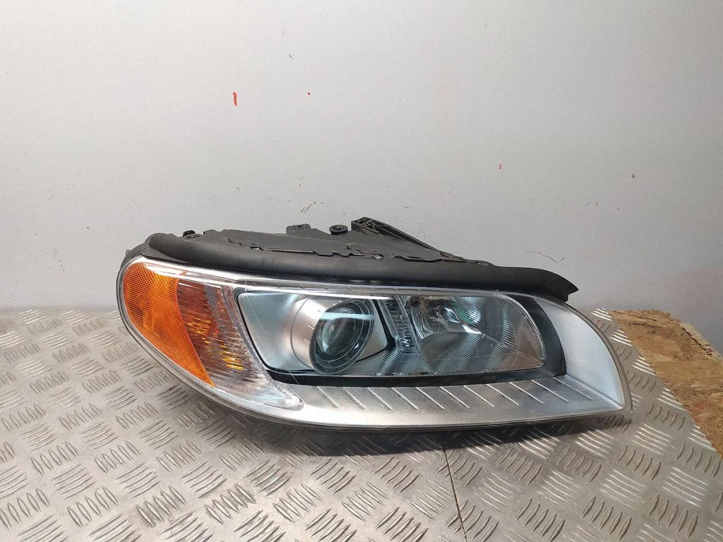 Headlight/headlamp – Volvo S80 (2014-2016)